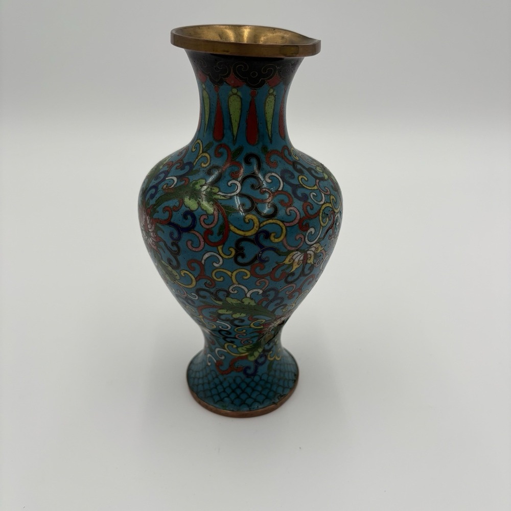 Vintage Mid 19th Century Chinese Cloisonné Vase Multicolor Intricate‎ Design 8"